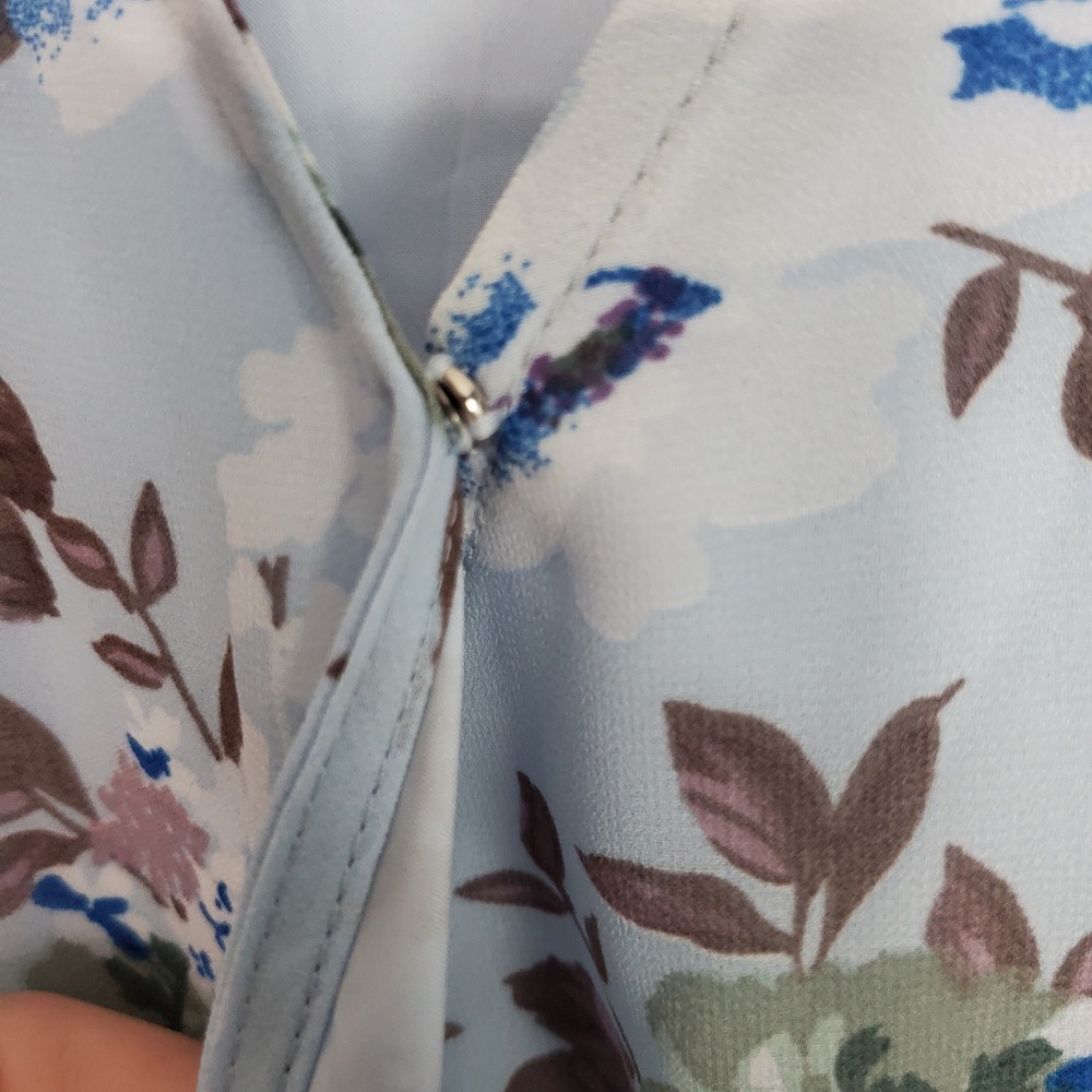 Floral V-Neck Maxi Dress in White and Blue - Picture 3 of 9